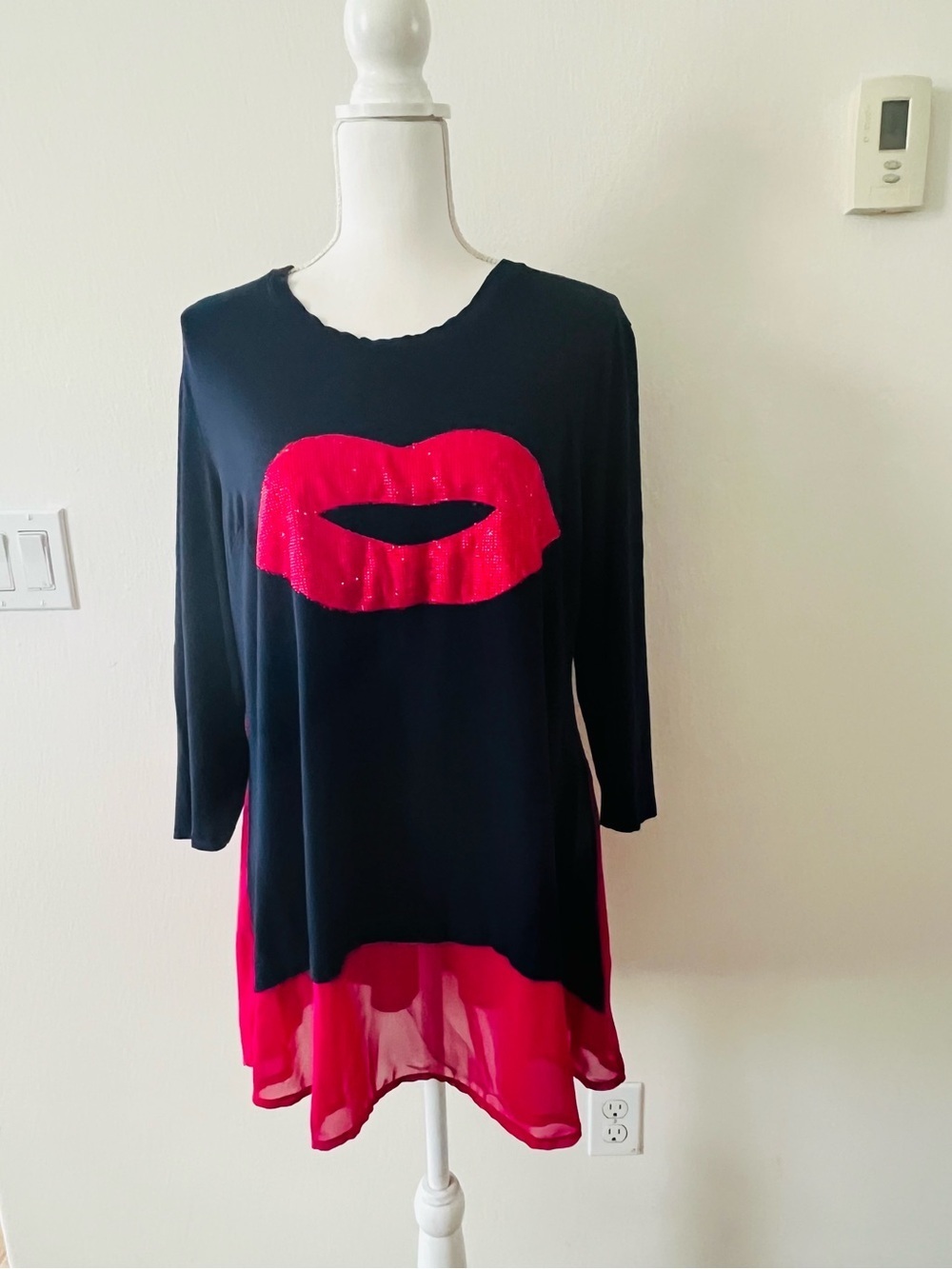 Black & Hot Pink Sequin Lip Tunic Blouse
